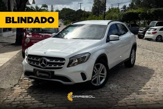 MERCEDES-BENZ GLA 200 1.6 CGI FLEX STYLE 7G-DCT